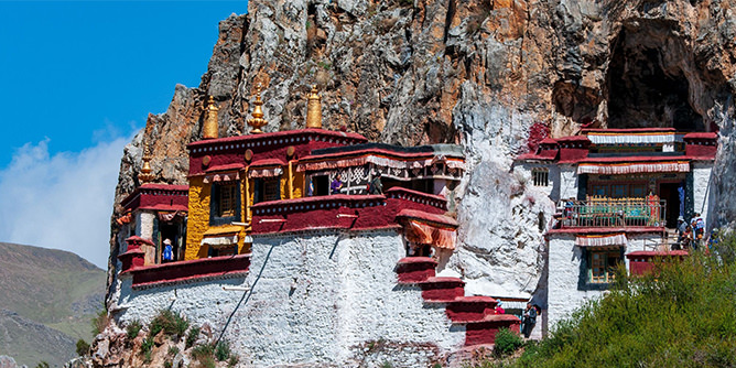 Yacca Travel and Tours